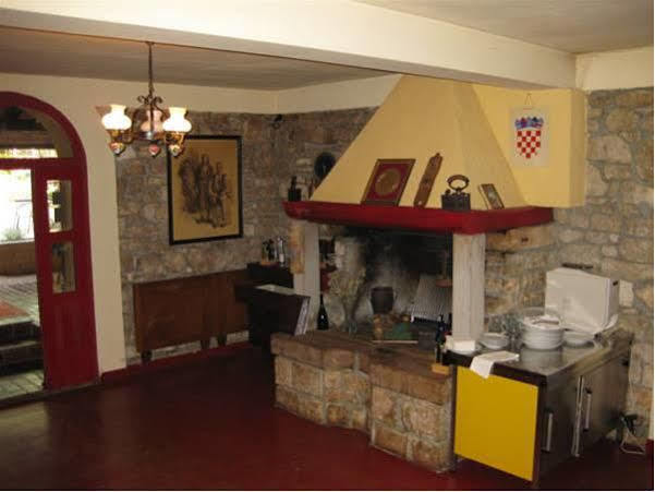 Bed And Breakfast Kolo Adults Only Bužinija Eksteriør bilde